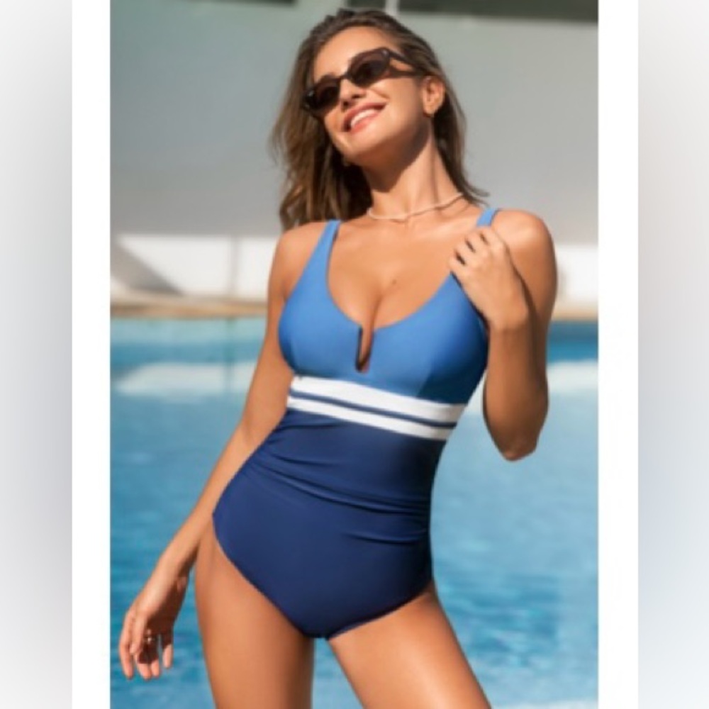 Cupshe Two-Tone Blue One-Piece Swimsuit